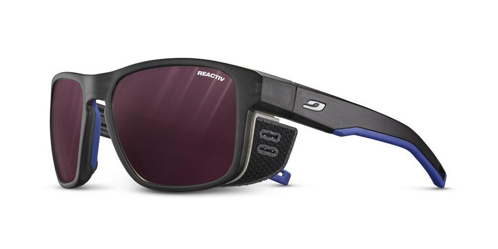 Julbo Shield M Reactiv 0-4 High Contrast Transparent Lens Translucent Black / Blue / White Frame - Solglasögon